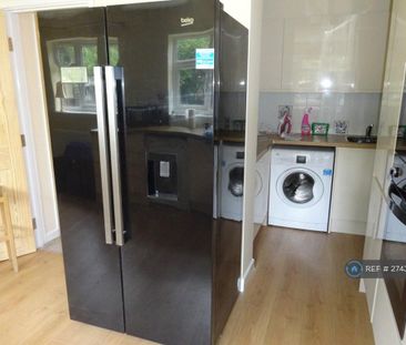 1 bedroom in a house share to rent - Photo 6