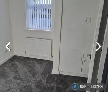 3 bedroom end of terrace house to rent - Photo 4