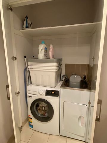 North Melbourne - Photo 5