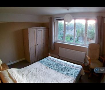 4 bedroom semi-detached house to rent - Photo 5