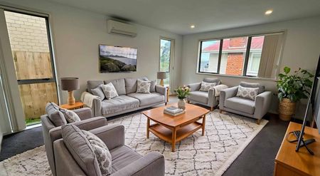 Charming 4 Bedroom Home in New Lynn! - Photo 4