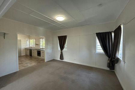 THIS GEM IS LOCATED IN THE HEART OF SOUTH GLADSTONE AND IS AVAILABLE NOW! - Photo 2