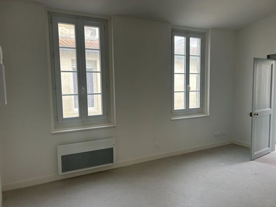 Location appartement 1 pièce, 30.00m², Rochefort - Photo 1