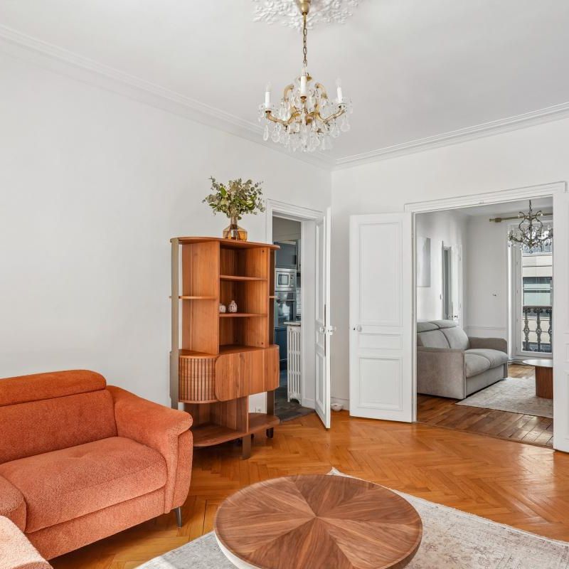 Location Appartement 2 pièces PARIS 8ème - Photo 1