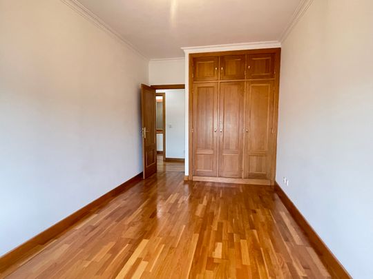 T3 para arrendar em condomínio com localização privilegiada junto Praça de Espanha, Sete Rios, Campolide. - Photo 1