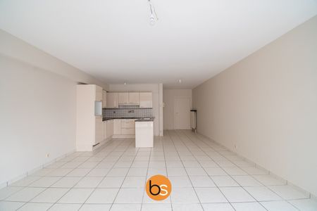 Gelijkvloers appartement met 2 slaapkamers in Sint-Eloois-Winkel - Photo 2