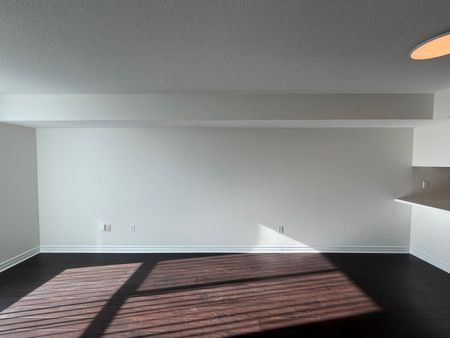 For Lease - 38 Elm Street Unit# 2711, Toronto, Ontario - Photo 2