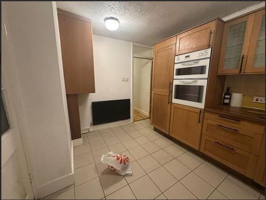 1 Bed Terraced House, Gosterwood Street, SE8 - Photo 1