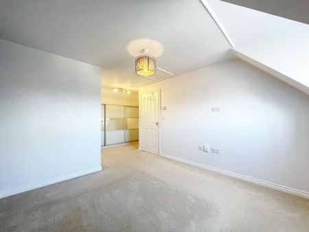 3 bedroom House To Let - Photo 3