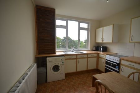 Top Floor Flat, 28 Watson Street, AB25 2QJ, Aberdeen - Photo 2