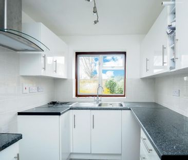 3 bedroom end of terrace house to rent - Photo 6