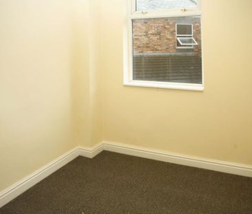 2 bed terraced house to rent in Curzon Road, Ashton-Under-Lyne, OL6 - Photo 2