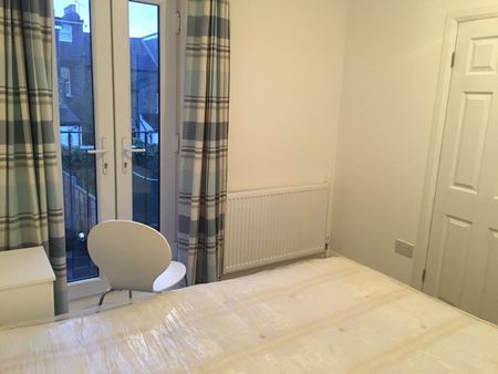 1 Bed Flat, London, E10 - Photo 3