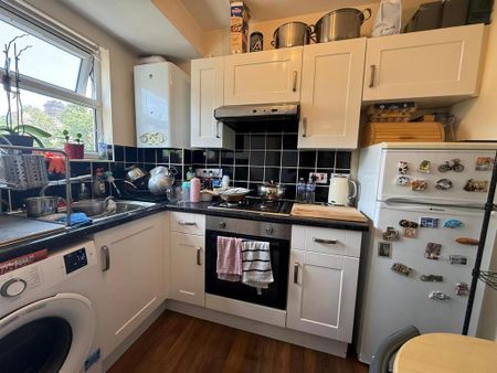 1 bedroom flat to rent - Photo 4