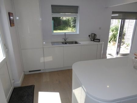 Southampton - Photo 3