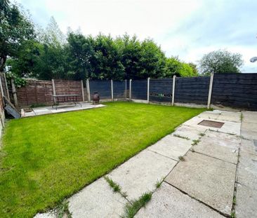 3 Bedroom Terraced Available Arranging tenancy - Photo 4