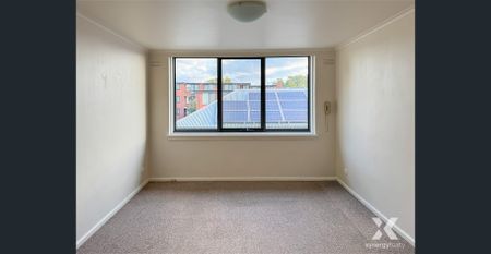 Charming Windsor Gem at Its Finest - 2 Parking Permits Available Via Council, DON'T MISS IT!!!!!! - Photo 2