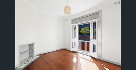 Well-positioned sun-filled terrace in Woolloomooloo - Photo 3