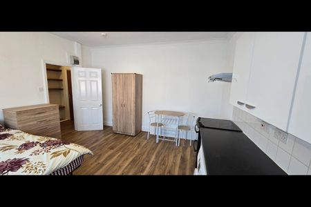 Studio Flat, Green Lanes, N13 - Photo 4