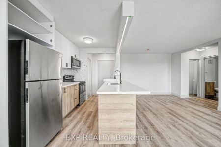 41 Sutherland Street W #419 - Photo 4