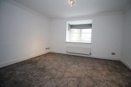 3 bedroom end of terrace house to rent - Photo 2