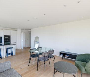 3 bedroom flat to rent - Photo 2