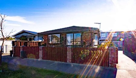 Sunny 3 bedroom townhouse - Photo 3