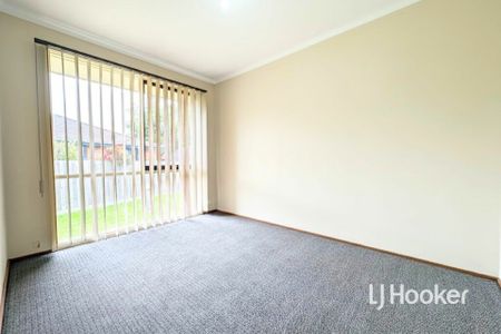 10 Sue Court, Hampton Park VIC - Photo 3