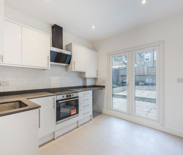 4 bedroom terraced house to rent - Photo 4