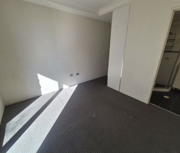 Perfectly Positioned 2 Bedroom Unit!! - Photo 1