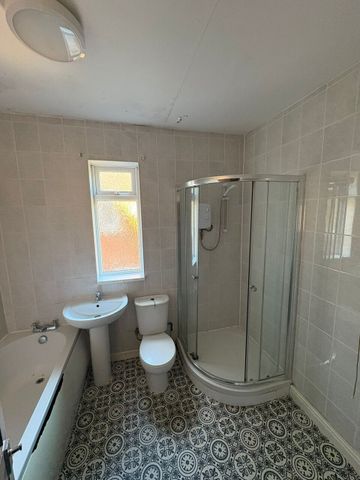 De La Pole Avenue, Hull - Photo 3