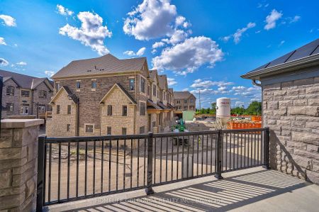 Condo Townhouse For Lease | N9258349 - Photo 3