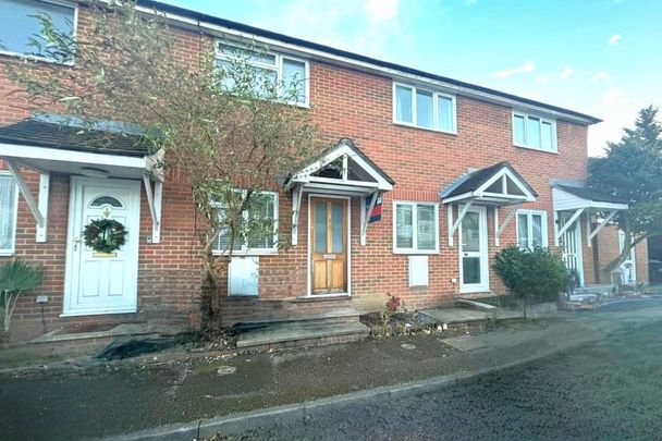 Courtenay Mews, Woking, Surrey, GU21 - Photo 1