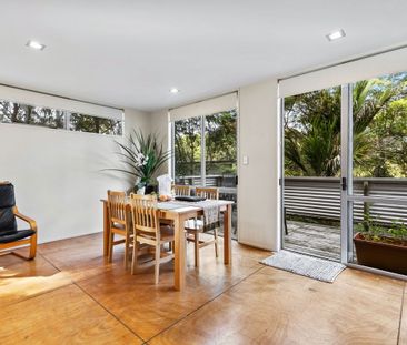 209 Laingholm Drive, Titirangi - Photo 2