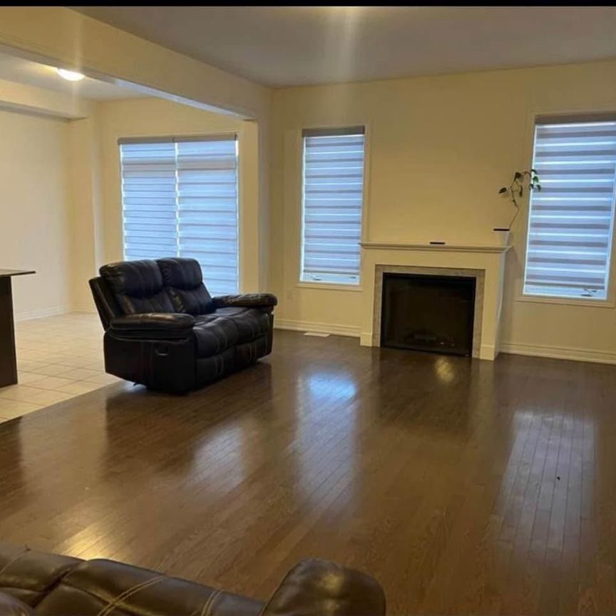 For Lease - 55 Cobriza Crescent Unit# Upper, Brampton, Ontario - Photo 1