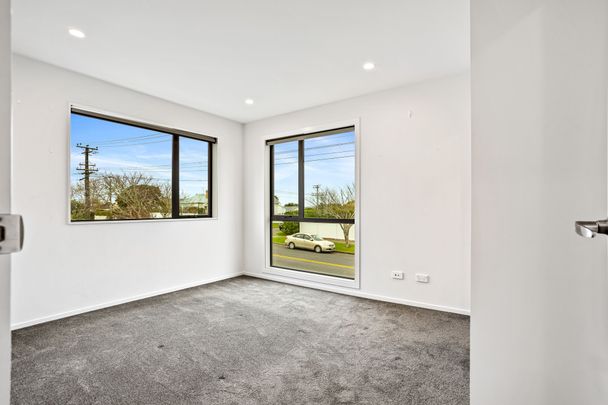 Beautiful 3 Bedroom New Lynn Home - Photo 1