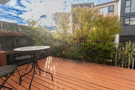 Immaculate Two-Bedroom Townhouse in Prime Silverdale Location - Photo 5