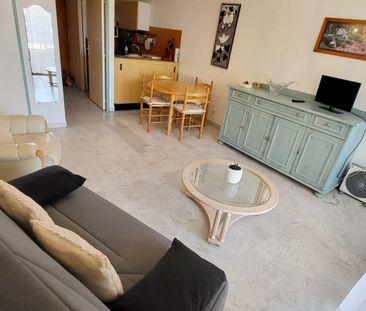 SIX FOURS LOCATION A L'ANNEE STUDIO MEUBLE - Photo 6