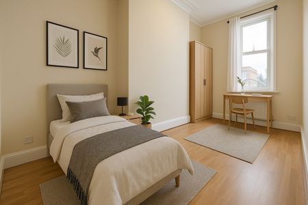 3 Bed Flat, Lea Bridge Road, E10 - Photo 2