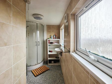 5 bedroom house share to rent - Photo 4