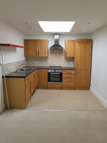 2 Bed Terraced House, Sydenham Lane, BS6 - Photo 4