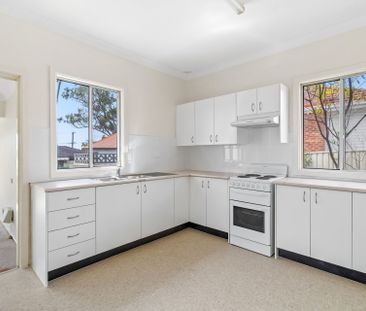 Tidy Two Bedroom Home in Convenient Location - Photo 6