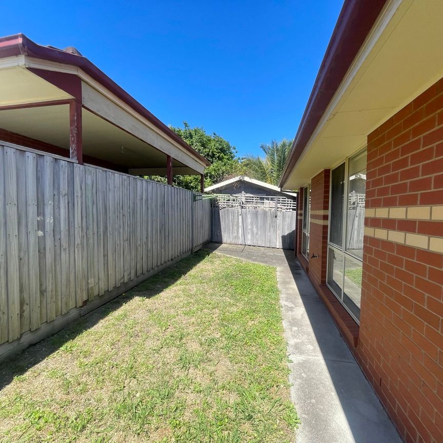 Spacious 3 Bedroom Unit - Photo 1