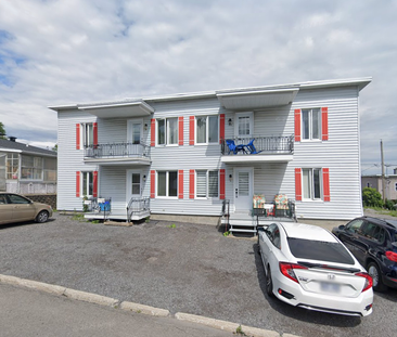 Beau grand 4 1/2, 2e étage Montmrency Beauport Juillet - Photo 1