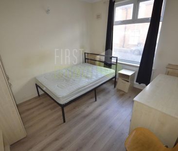 4 bedroom terraced house to rent - Photo 2