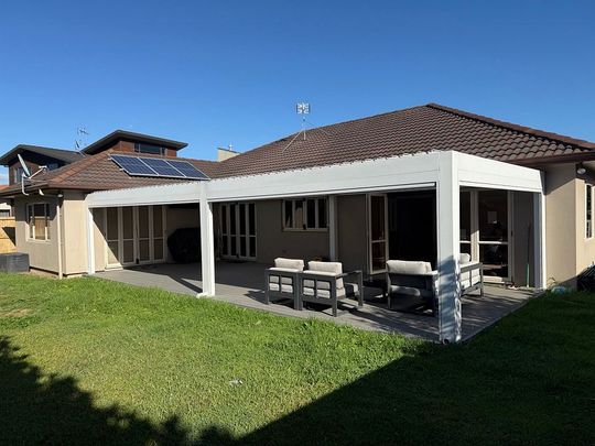 4 Bedroom house opposite reserve with big backyard - Photo 1