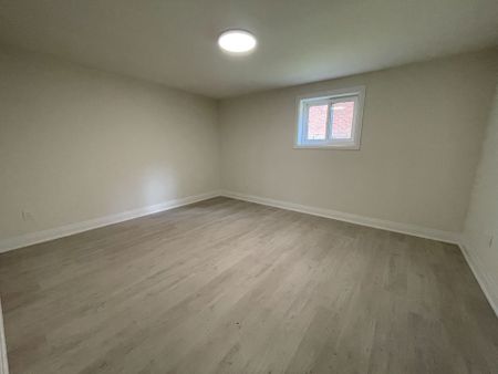 For Lease - 181 Wedgewood Drive Unit# Lower, Toronto, Ontario - Photo 3