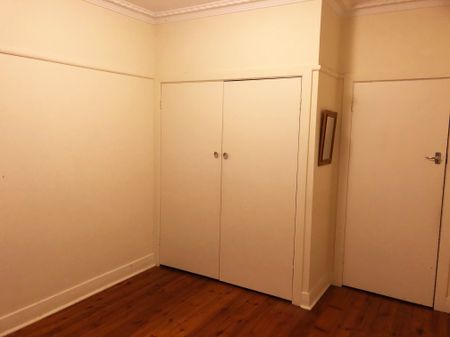 Greensborough - Photo 4