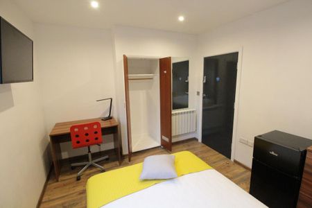 1 bedroom in a house share to rent - Photo 5