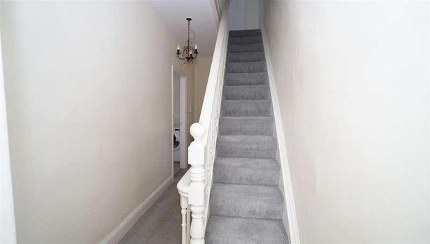 New Line, Greengates, Bradford, BD10 - Photo 1